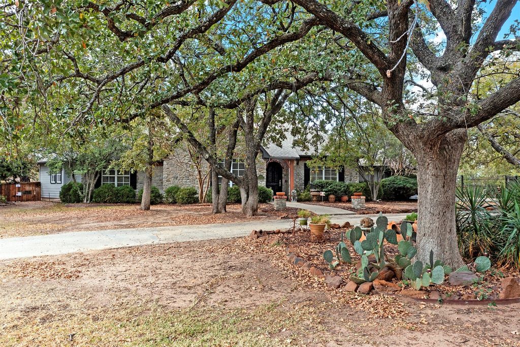 15 Oak Bluff Drive, Cross Roads, TX 76227