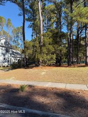 9142 E Lake Road, Calabash, NC 28467