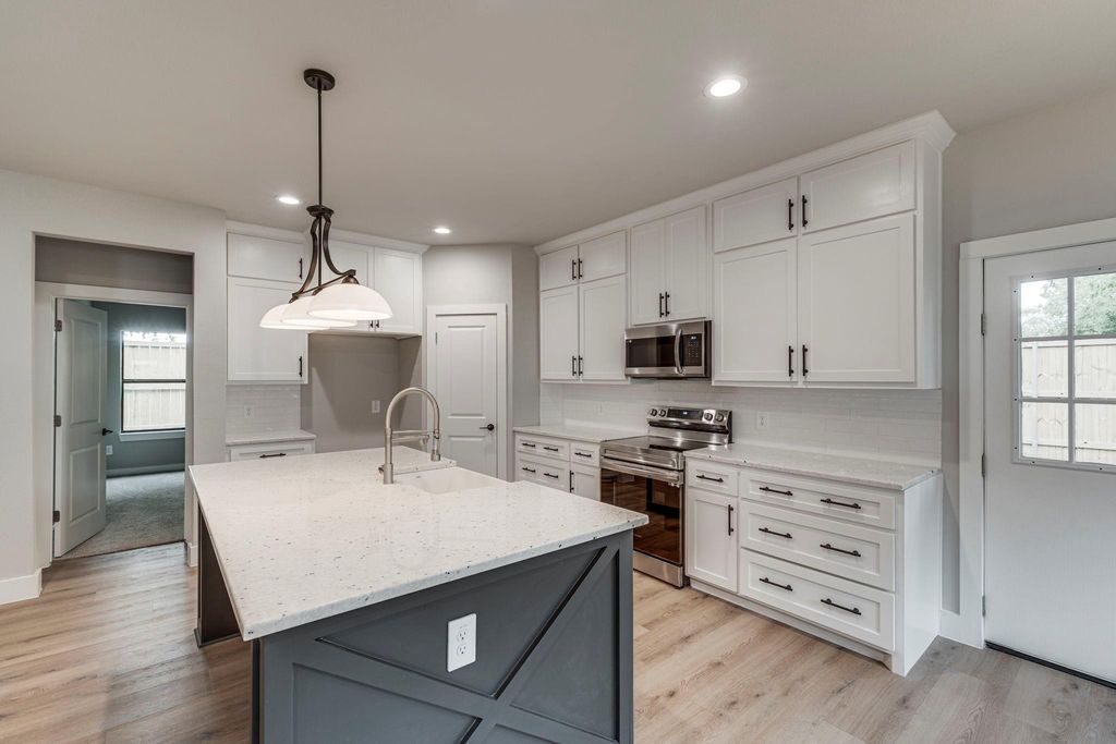 1104 E Jefferson Street, Waxahachie, TX 75165