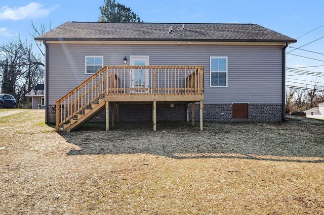 503 E 8th St, Columbia, TN 38401