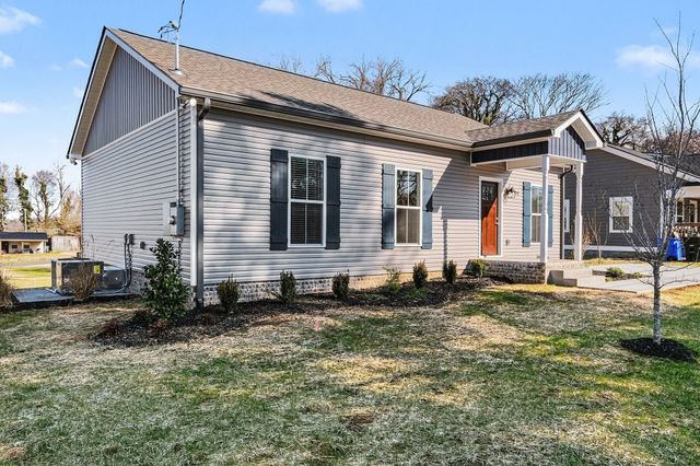 503 E 8th St, Columbia, TN 38401