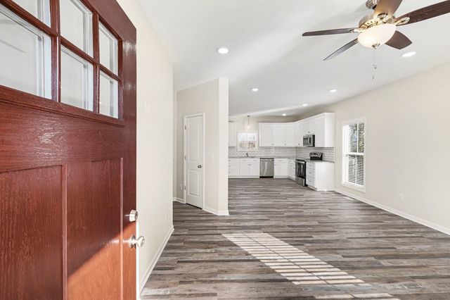 503 E 8th St, Columbia, TN 38401