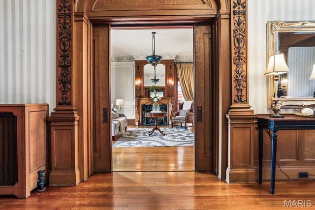 37 Washington Terrace, St Louis, MO 63112
