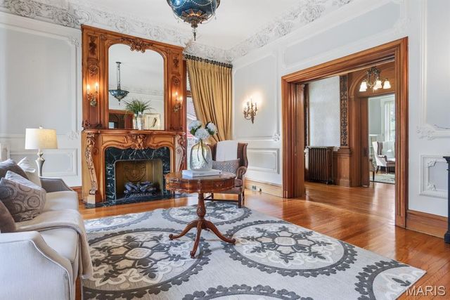 37 Washington Terrace, St Louis, MO 63112