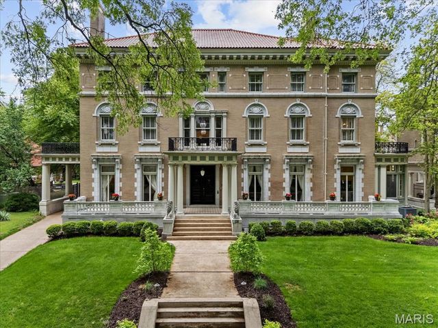 37 Washington Terrace, St Louis, MO 63112