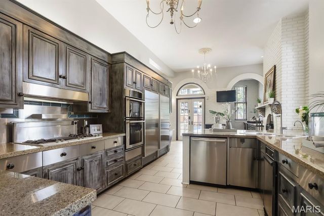 37 Washington Terrace, St Louis, MO 63112