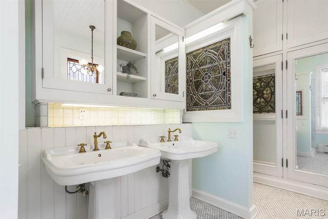 37 Washington Terrace, St Louis, MO 63112