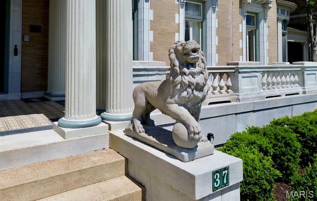 37 Washington Terrace, St Louis, MO 63112