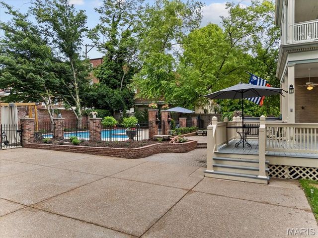 37 Washington Terrace, St Louis, MO 63112