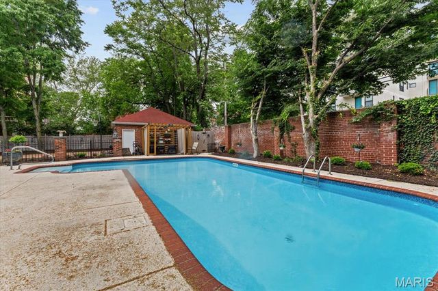 37 Washington Terrace, St Louis, MO 63112