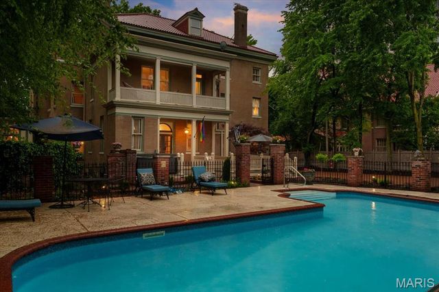 37 Washington Terrace, St Louis, MO 63112
