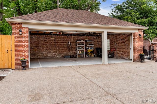 37 Washington Terrace, St Louis, MO 63112
