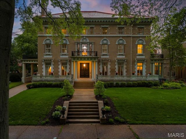 37 Washington Terrace, St Louis, MO 63112