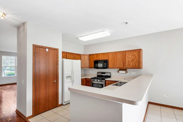 11667 Stonewater Crossing, Huntley, IL 60142