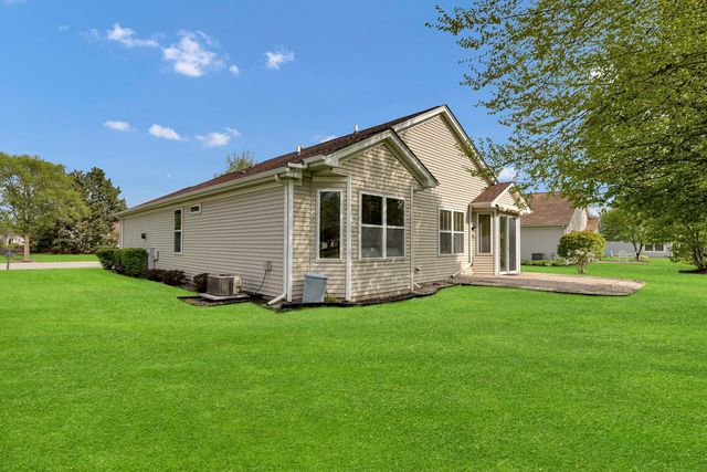 11667 Stonewater Crossing, Huntley, IL 60142