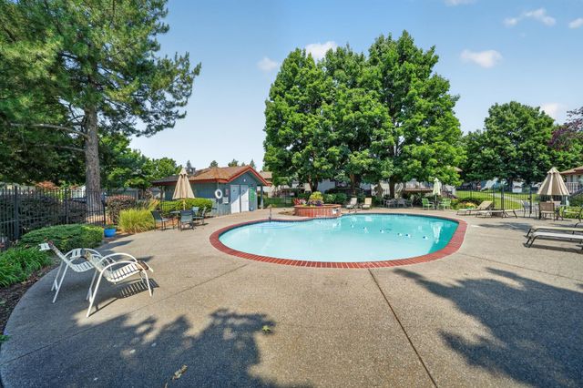 3821 S Alder Dr, Spokane, WA 99223