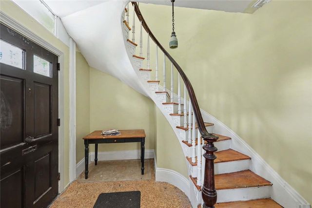 88 Doyle Avenue, Providence, RI 02906