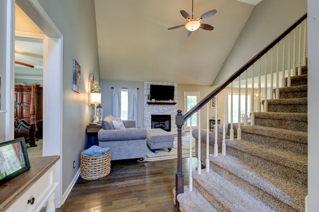 4396 Taylor Hall Ln, Adams, TN 37010
