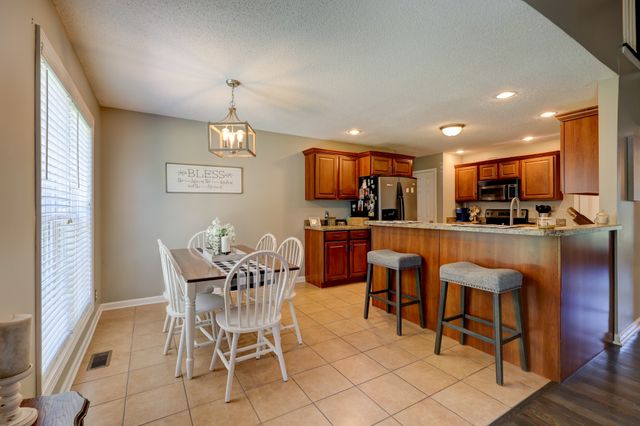 4396 Taylor Hall Ln, Adams, TN 37010