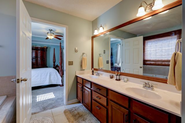 4396 Taylor Hall Ln, Adams, TN 37010