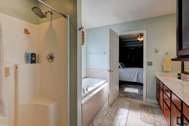 4396 Taylor Hall Ln, Adams, TN 37010
