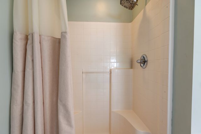 4396 Taylor Hall Ln, Adams, TN 37010