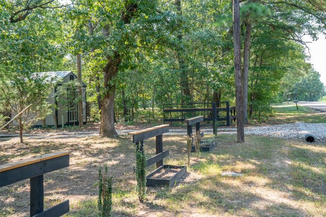 121 CR 2201, Hooks, TX 75561