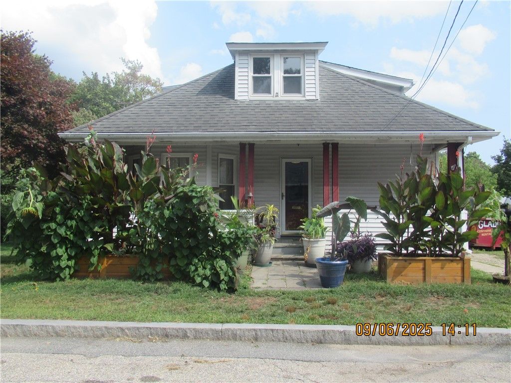 64 Fairfield Avenue, Woonsocket, RI 02895