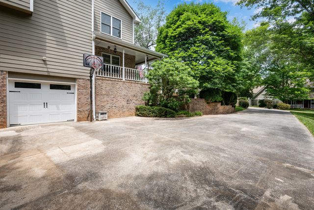 618 River Landing Drive, Soddy Daisy, TN 37379