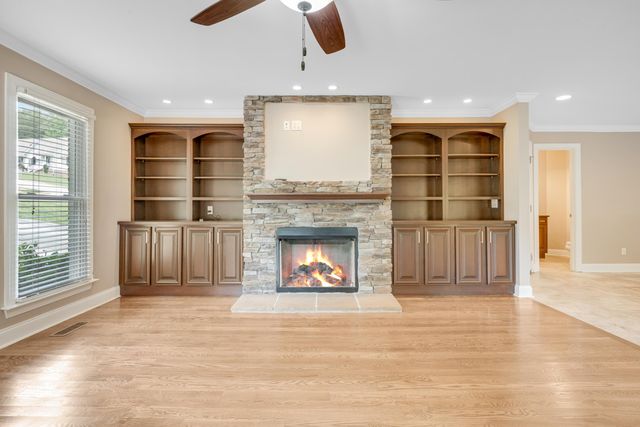 618 River Landing Drive, Soddy Daisy, TN 37379