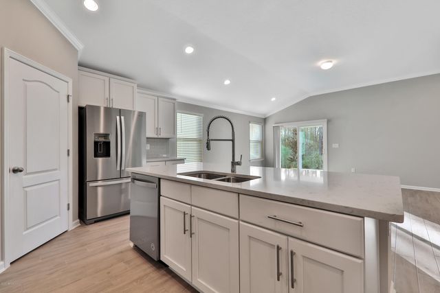 589 GLASGOW Drive, St. Johns, FL 32259