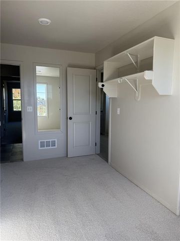 9001 N Poplar Avenue, Kansas City, MO 64156