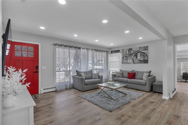 30 S Bennett Drive, Johnston, RI 02919