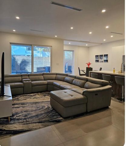 2275 SE 7th St, Pompano Beach, FL 33062