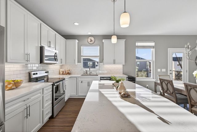 20627 Granville Lane, Lakeville, MN 55044