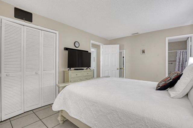 302 SW 8th Street, Boynton Beach, FL 33426