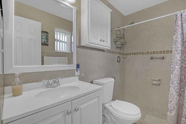 302 SW 8th Street, Boynton Beach, FL 33426