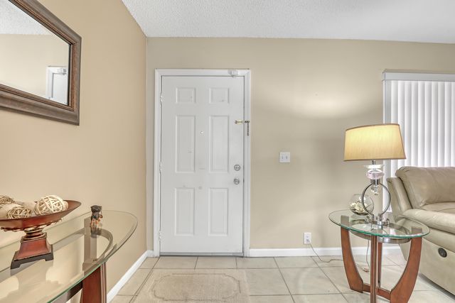 302 SW 8th Street, Boynton Beach, FL 33426