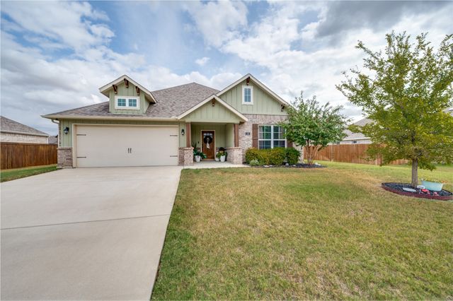 112 Kens Court, Pilot Point, TX 76258