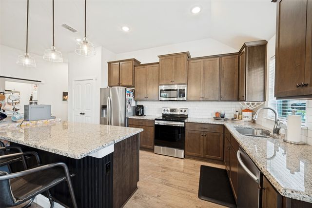 112 Kens Court, Pilot Point, TX 76258