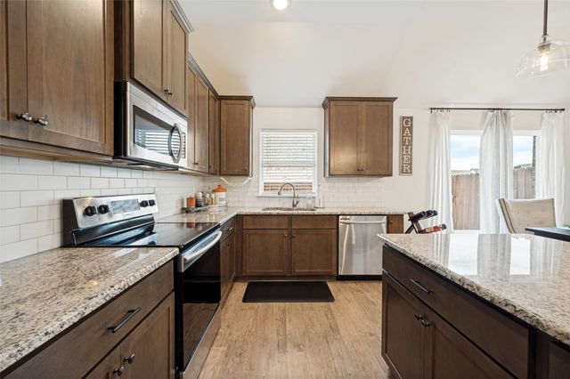 112 Kens Court, Pilot Point, TX 76258