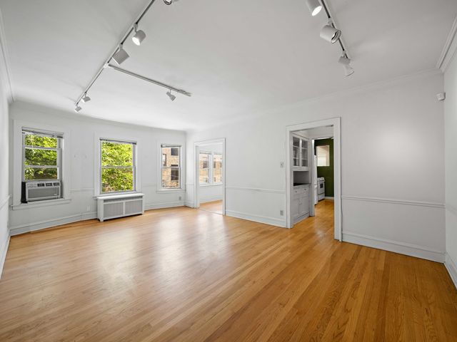 1016 Austin Street, Evanston, IL 60202