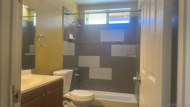 1745 Plaza Crest Ridge Rd, San Diego, CA 92114