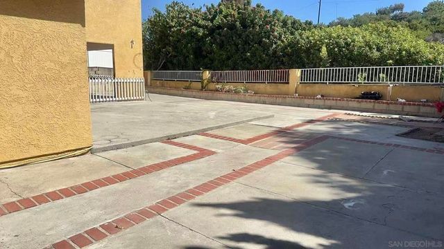 1745 Plaza Crest Ridge Rd, San Diego, CA 92114