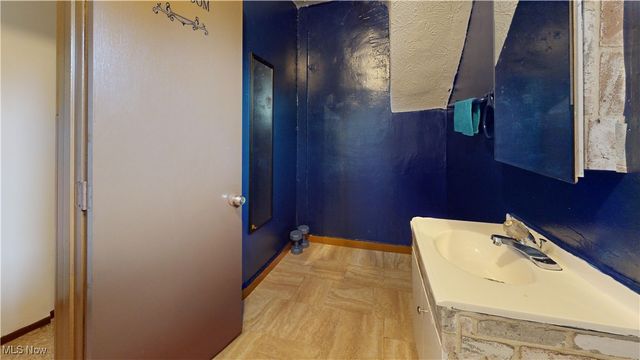 2027 Lexington Avenue, Lorain, OH 44052