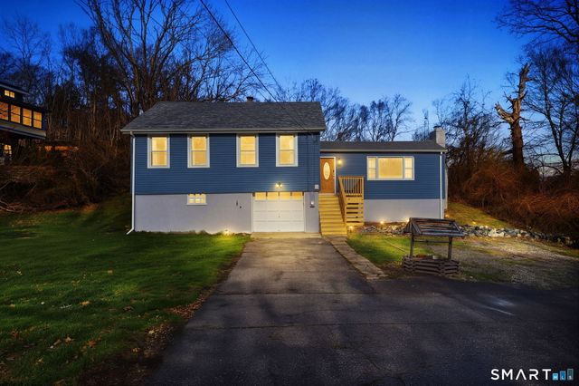 226 Pumpkin Hill Road, Groton, CT 06355