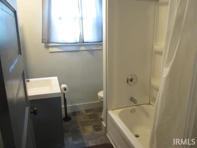 210 W Garfield Avenue, Elkhart, IN 46516