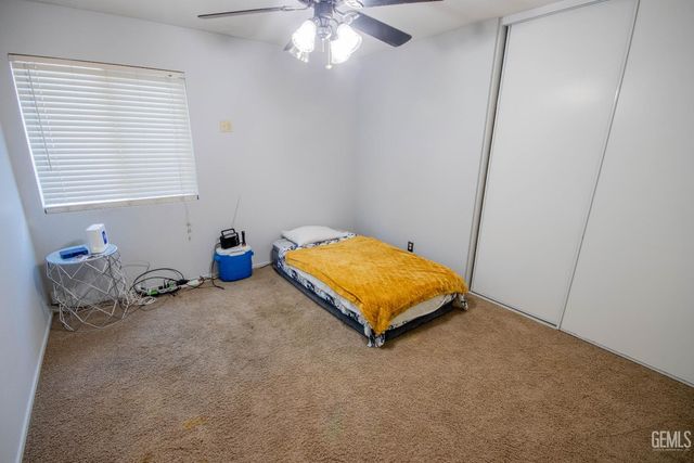 5800 California Spring Drive, Bakersfield, CA 93313