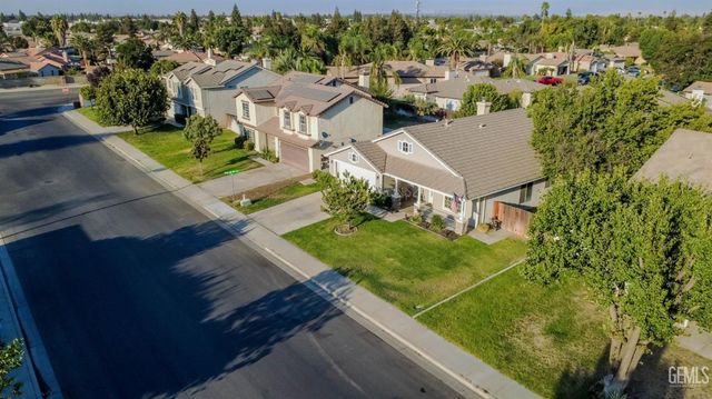 5800 California Spring Drive, Bakersfield, CA 93313
