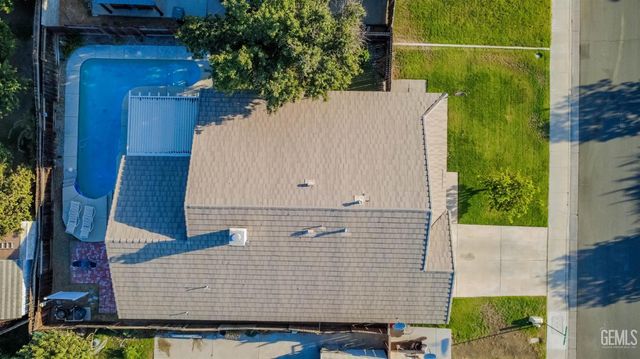 5800 California Spring Drive, Bakersfield, CA 93313